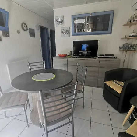5039 - Cap D'agde Joli T3 Parking Piscine Clim Et Wifi Rez De Chaussee 아파트 *